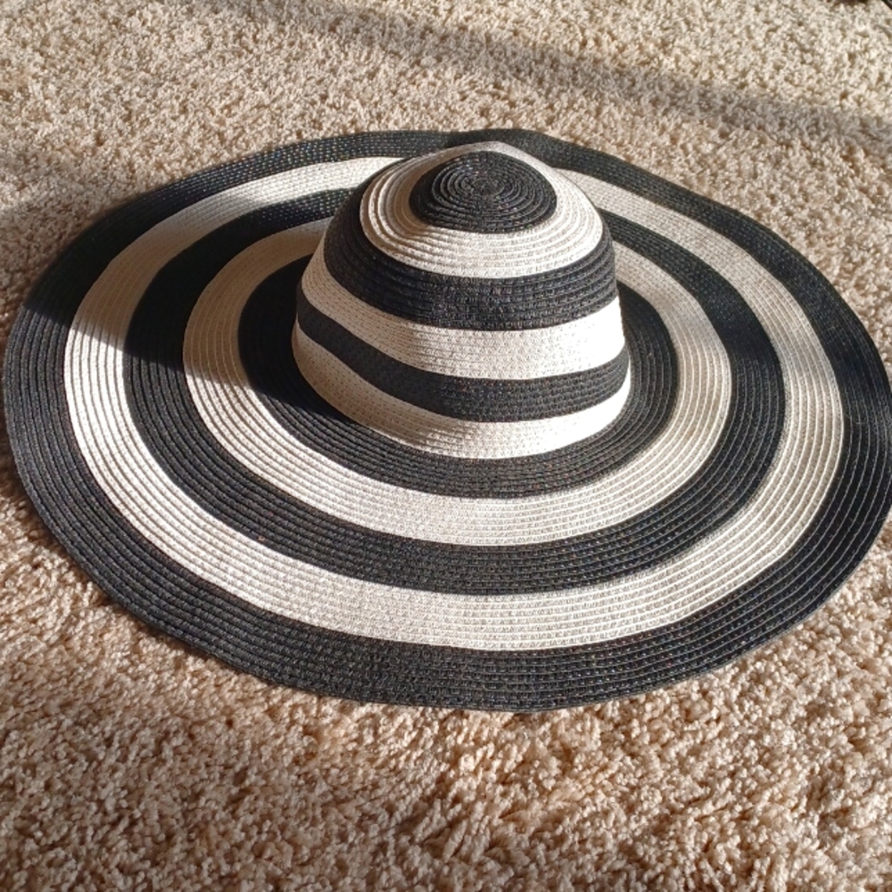 Black & White Striped Floppy Hat